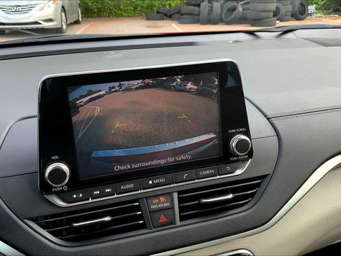 Used 2020 Nissan Altima 2.5 SV image 29