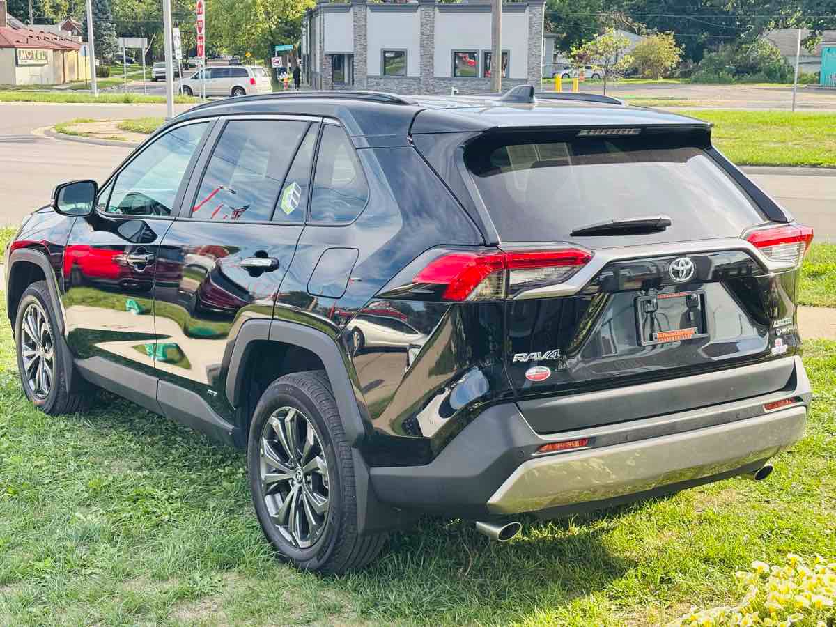 Used 2025 Toyota RAV4 Limited w/ Weather Package AWD/4WD image 13