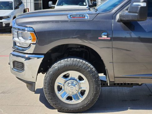 Used 2024 RAM 2500 Tradesman w/ Chrome Appearance Group image 10