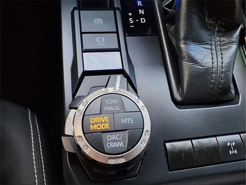 Used 2024 Toyota Tacoma TRD Off-Road image 17