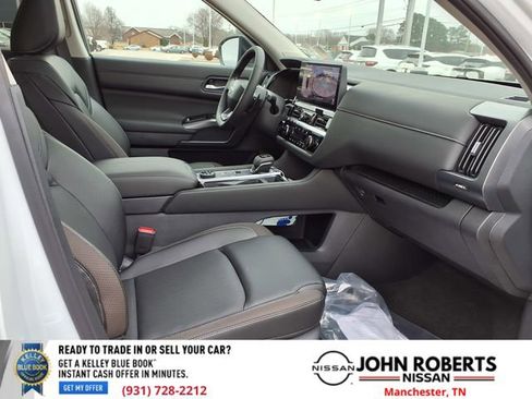 New 2026 Nissan Pathfinder SL w/ SL Premium Package AWD/4WD image 21