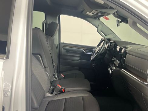 Used 2023 GMC Sierra 1500 SLE image 32