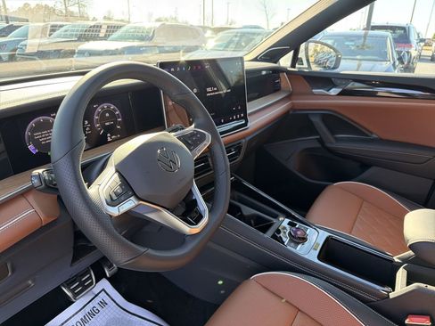 New 2026 Volkswagen Tiguan SEL R-Line image 11