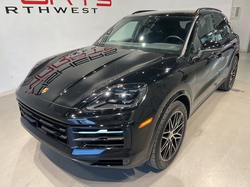 Used 2024 Porsche Cayenne image 9