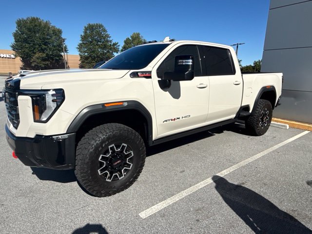 Used 2026 GMC Sierra 2500 AT4X AWD/4WD image 3
