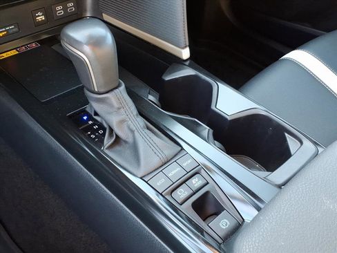 Used 2025 Toyota Camry SE FWD image 32