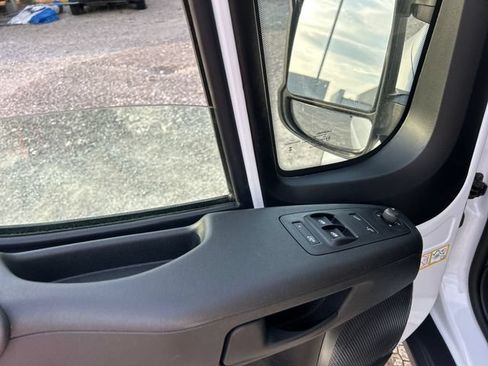 New 2025 RAM ProMaster 1500 w/ Convenience Group FWD image 11