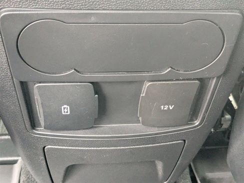 Used 2024 Ford Explorer XLT w/ Equipment Group 202A image 17