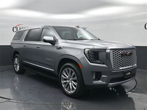 Used 2023 GMC Yukon XL Denali image 5