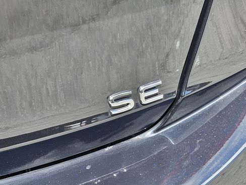 Used 2023 Volkswagen Jetta SE FWD image 29