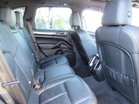 Used 2012 Porsche Cayenne AWD/4WD image 26
