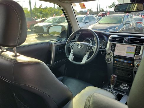 Used 2020 Toyota 4Runner Limited image 14