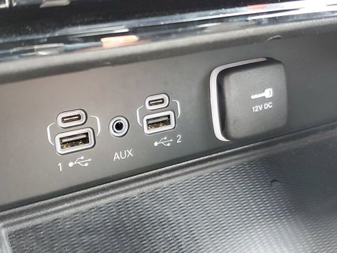 Used 2024 Jeep Grand Cherokee Overland w/ Luxury Tech Group IV AWD/4WD image 24