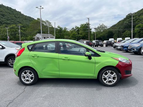 Used 2015 Ford Fiesta SE w/ Comfort Package FWD image 6
