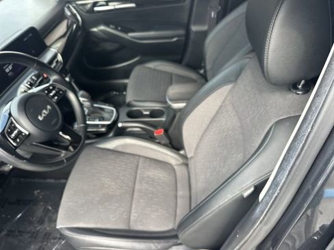 Used 2025 Kia Seltos S image 19