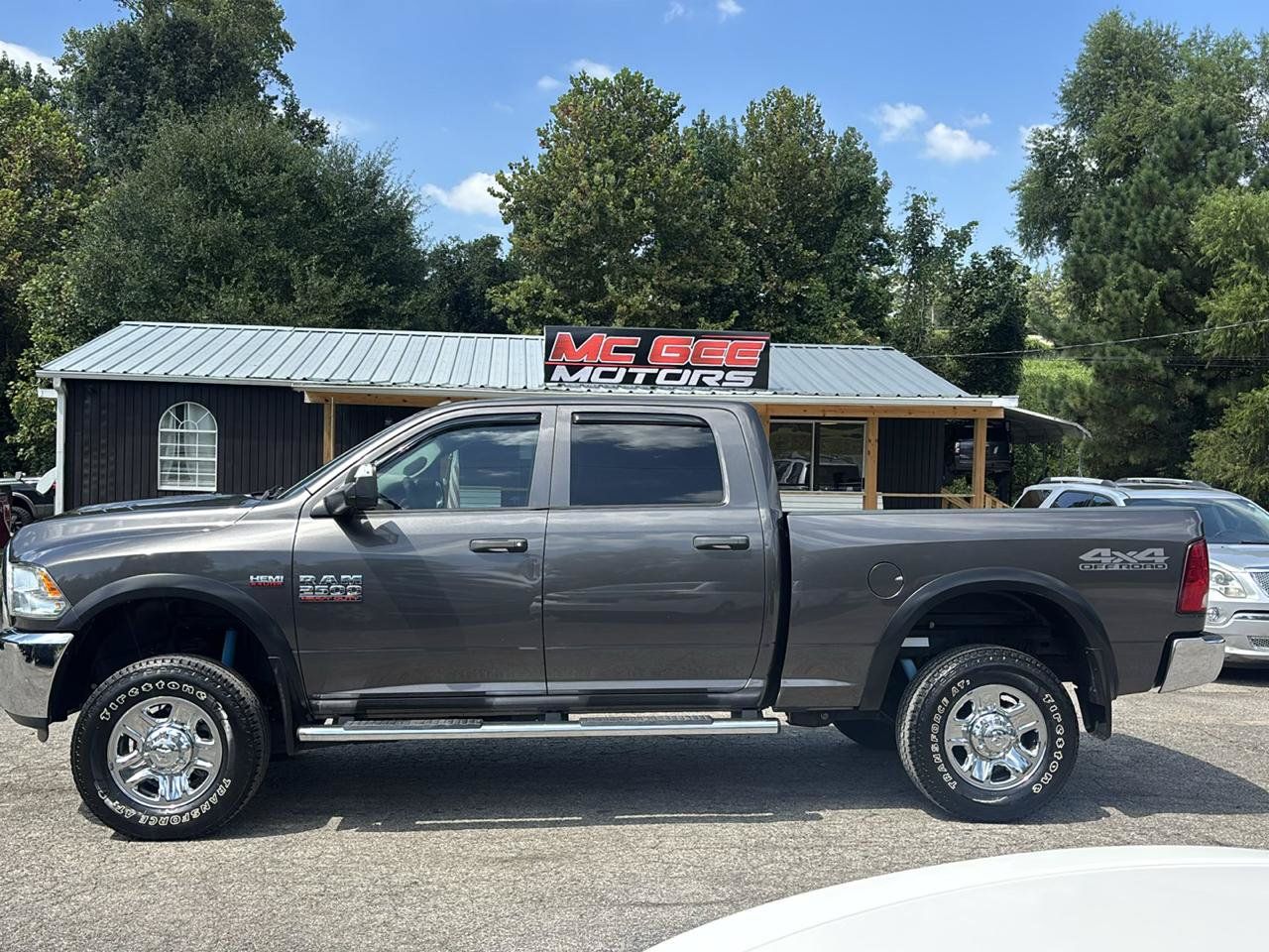 Used 2017 RAM 2500 Tradesman w/ Chrome Appearance Group AWD/4WD image 2