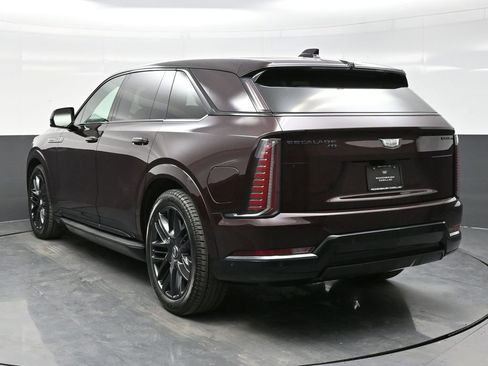 New 2025 Cadillac Escalade IQ Sport 2 w/ LPO, ONYX Package image 5