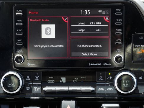 Used 2022 Toyota Highlander XLE AWD/4WD image 38