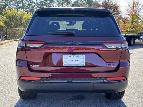 New 2025 Jeep Grand Cherokee Limited w/ Black Appearance Package image 7