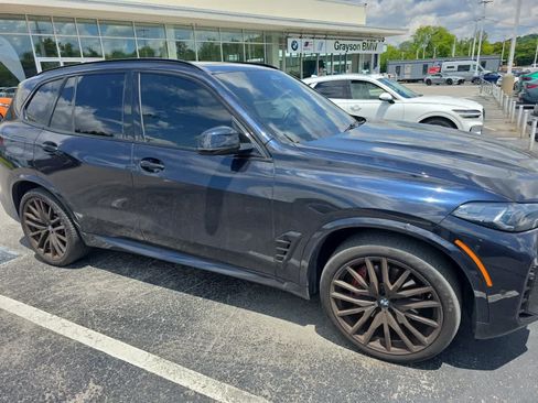 Used 2025 BMW X5 sDrive40i w/ M Sport Package RWD image 2