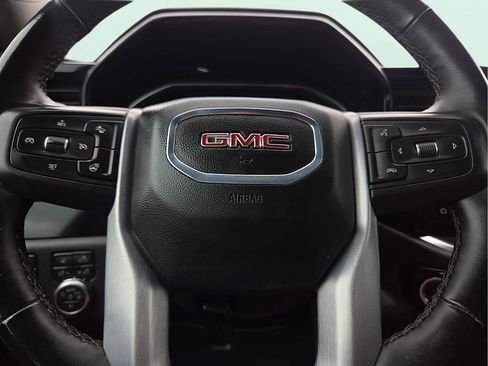 Used 2025 GMC Sierra 1500 SLT AWD/4WD image 16