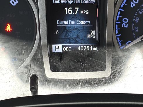 Used 2023 Toyota Tacoma Limited image 40