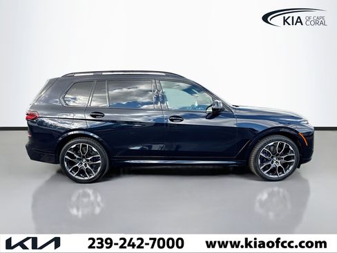 Used 2023 BMW X7 xDrive40i w/ M Sport Package image 6