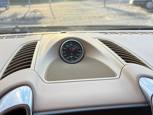 Used 2012 Porsche Cayenne image 65