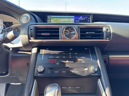 Used 2017 Lexus IS 300 AWD image 21