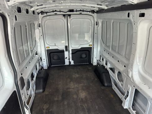 Used 2023 Ford Transit 250 Medium Roof RWD image 28