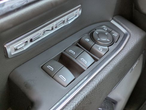 Used 2023 GMC Sierra 1500 Denali w/ Technology Package image 22