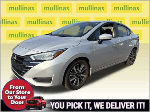 Used 2025 Nissan Versa SV w/ Trunk Package FWD image 2