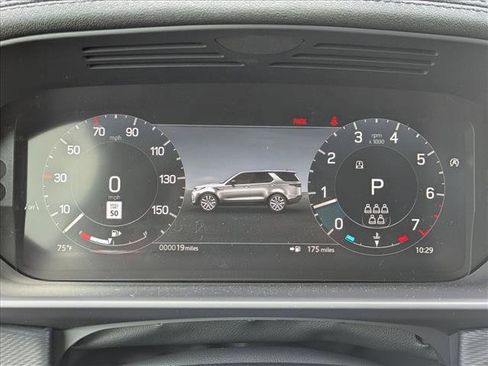 New 2025 Land Rover Discovery Dynamic SE image 11