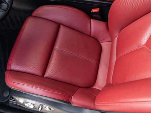 Certified 2023 Porsche Macan image 29