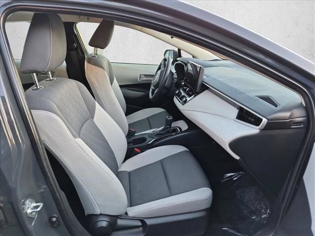 Used 2025 Toyota Corolla LE w/ LE Premium Package FWD image 11