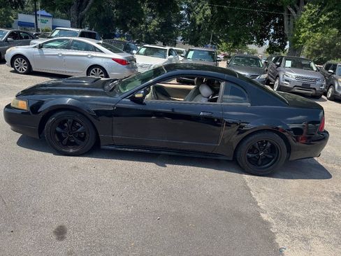 Used 2004 Ford Mustang GT RWD image 4