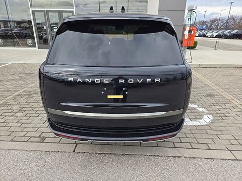 Used 2024 Land Rover Range Rover SE image 6