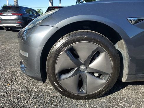 Used 2018 Tesla Model 3 Mid Range image 7