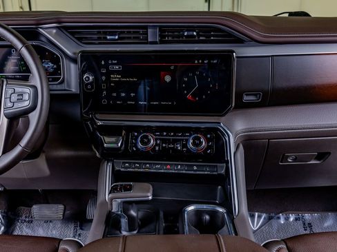 Used 2025 GMC Sierra 1500 Denali w/ Denali Reserve Package AWD/4WD image 24