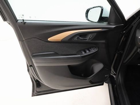 Used 2022 Chevrolet TrailBlazer ACTIV w/ Technology Package image 7