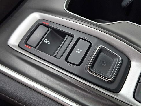 Used 2019 Honda Accord Touring image 16