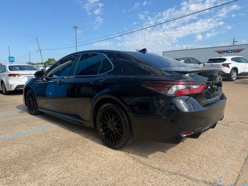 Used 2023 Toyota Camry SE FWD image 3