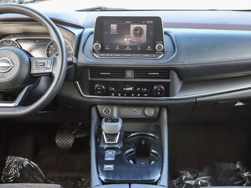 Used 2023 Nissan Rogue SV image 15