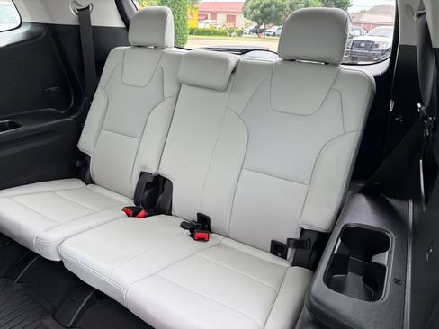 Certified 2024 Kia Telluride EX w/ EX Captain's Chair Package FWD image 23