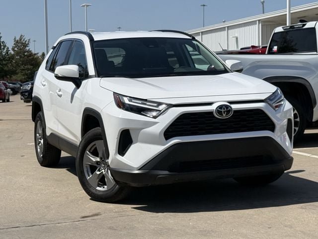 Used 2025 Toyota RAV4 XLE FWD image 2