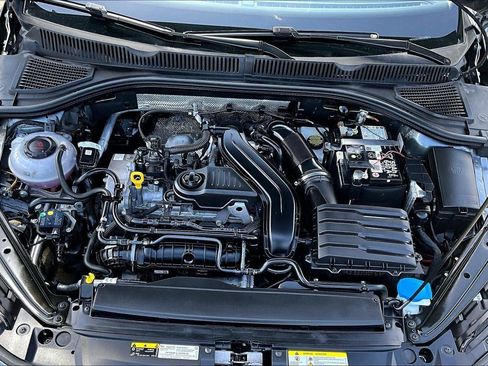 Used 2025 Volkswagen Jetta SE FWD image 30