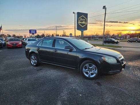 Used 2010 Chevrolet Malibu LT w/ Power Convenience Package image 3