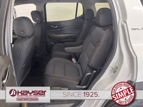 Used 2022 GMC Acadia SLE w/ LPO, Floor Liner Package AWD/4WD image 33