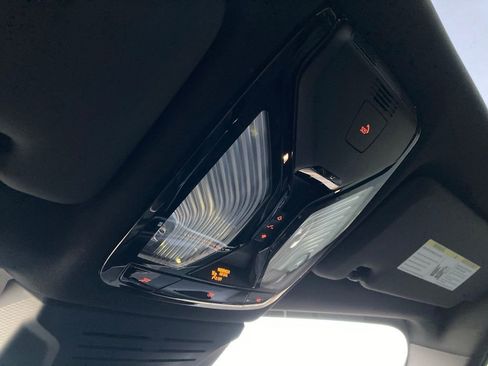 Used 2025 BMW X5 xDrive50e w/ M Sport Package image 28