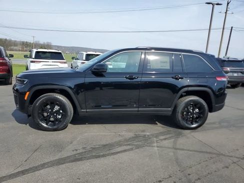 New 2026 Jeep Grand Cherokee Altitude AWD/4WD image 2